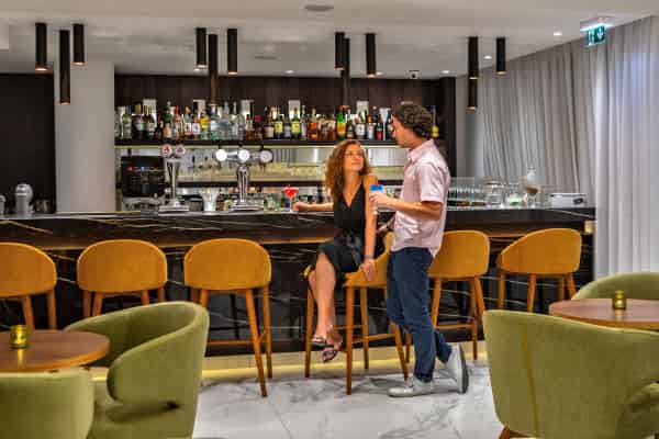 Leonardo Crystal Cove Hotel & Spa by the Sea - Ariadne Lounge Bar