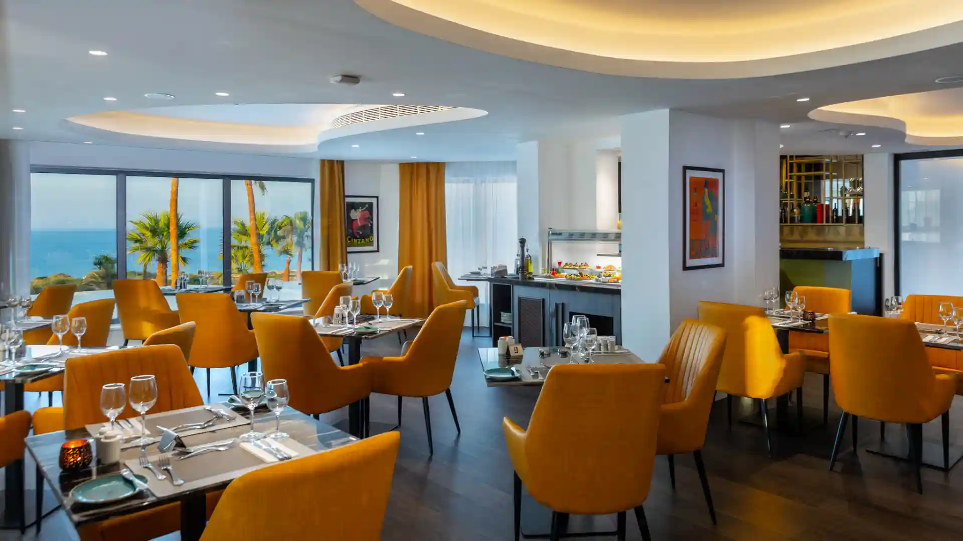 Leonardo Crystal Cove Hotel & Spa by the Sea - Little Italy Restaurant