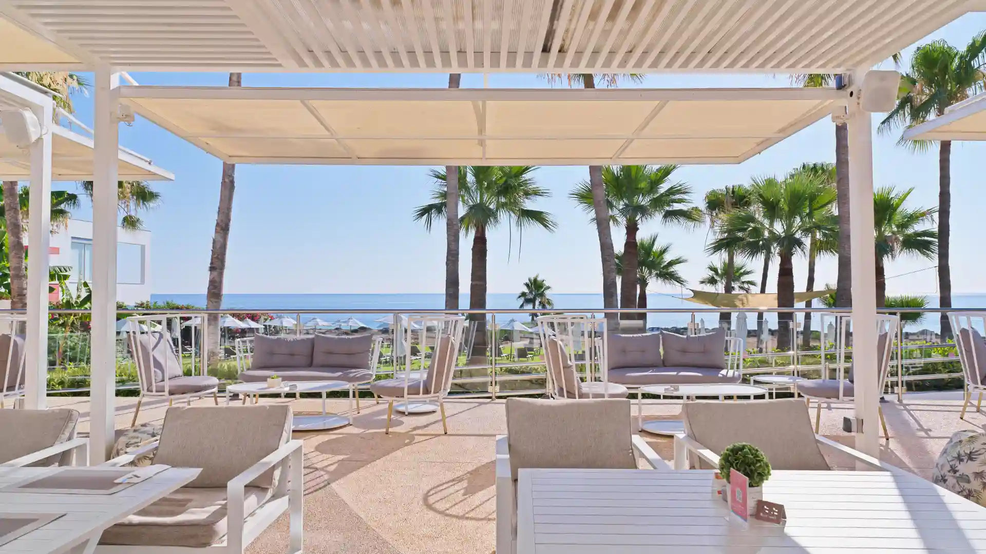Leonardo Crystal Cove Hotel & Spa by the Sea - Thetis Pool Bar