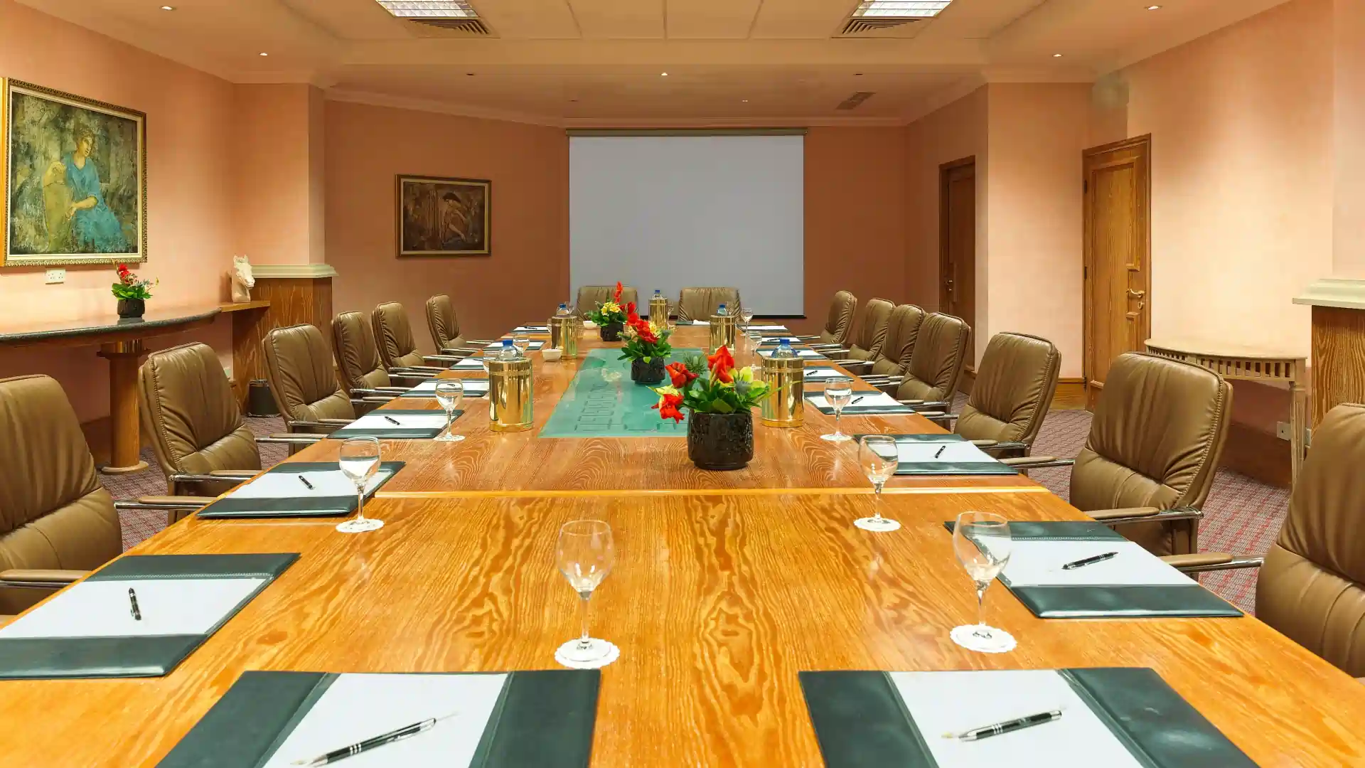 Executive Meeting Rooms: Areca - Alba