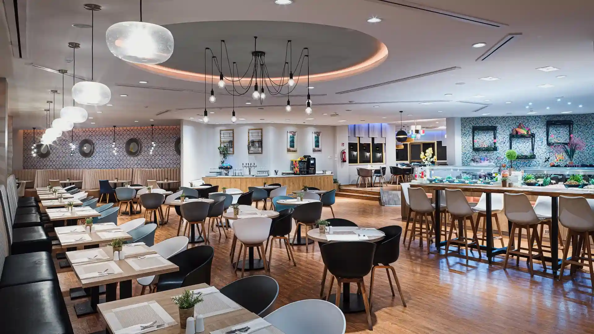 Leonardo Laura Beach and Splash Resort - Blue Horizon Restaurant