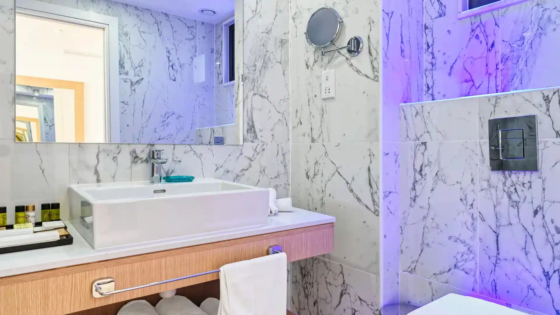 Executive Suite Front Sea View with outdoor hot tub