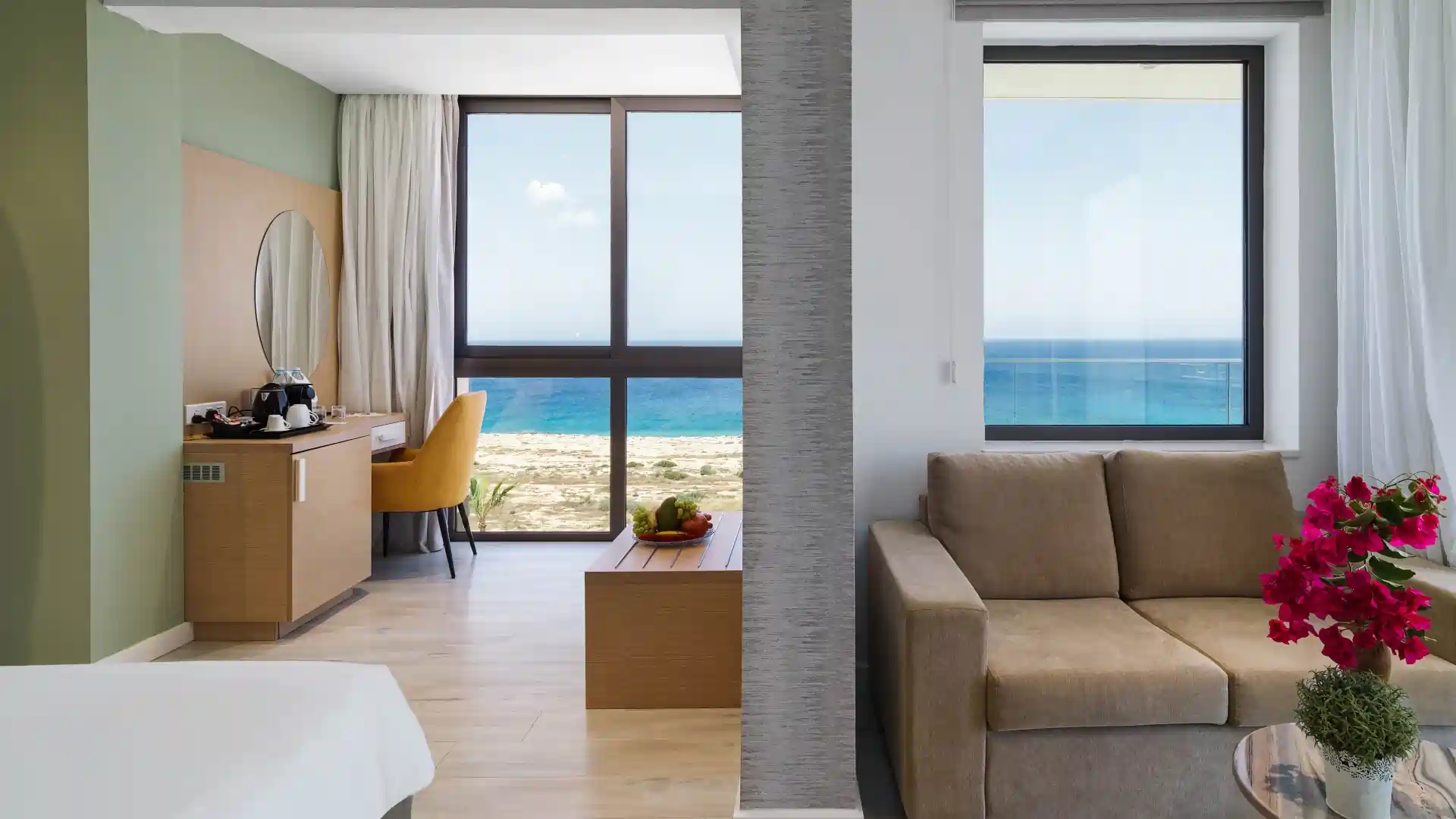 Junior Suite with outdoor hot tub