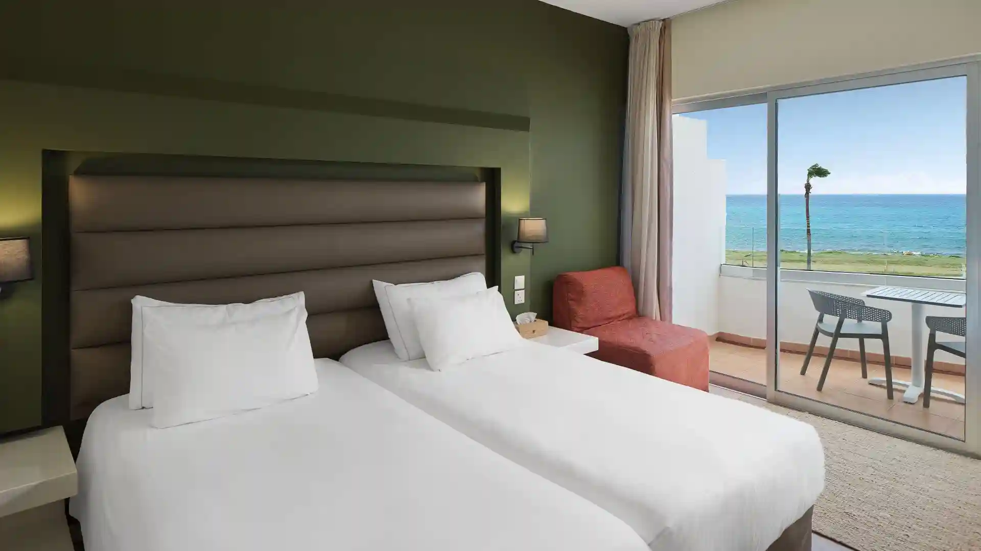Twin/Double Sea View