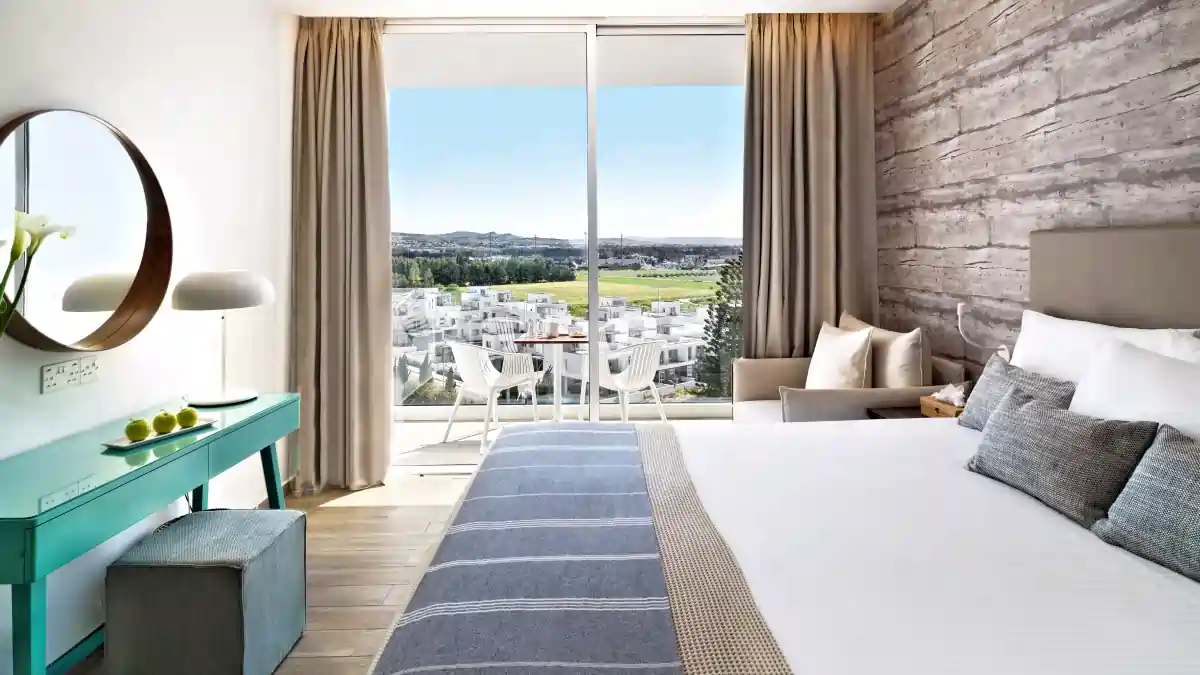 Deluxe Room with Executive Lounge Access