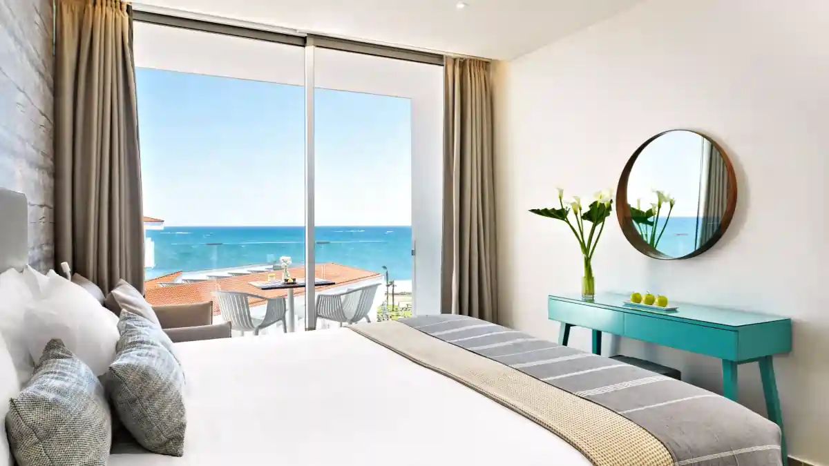 Premium Room with Side Sea View and Executive Lounge Access