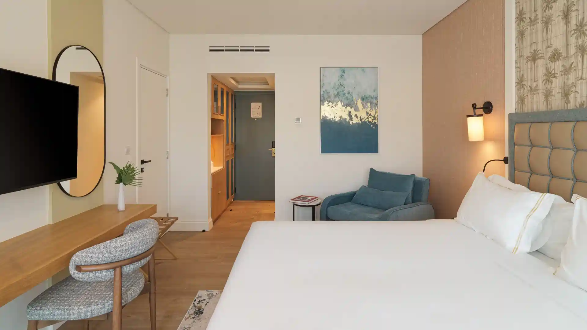 Deluxe Room Inland View