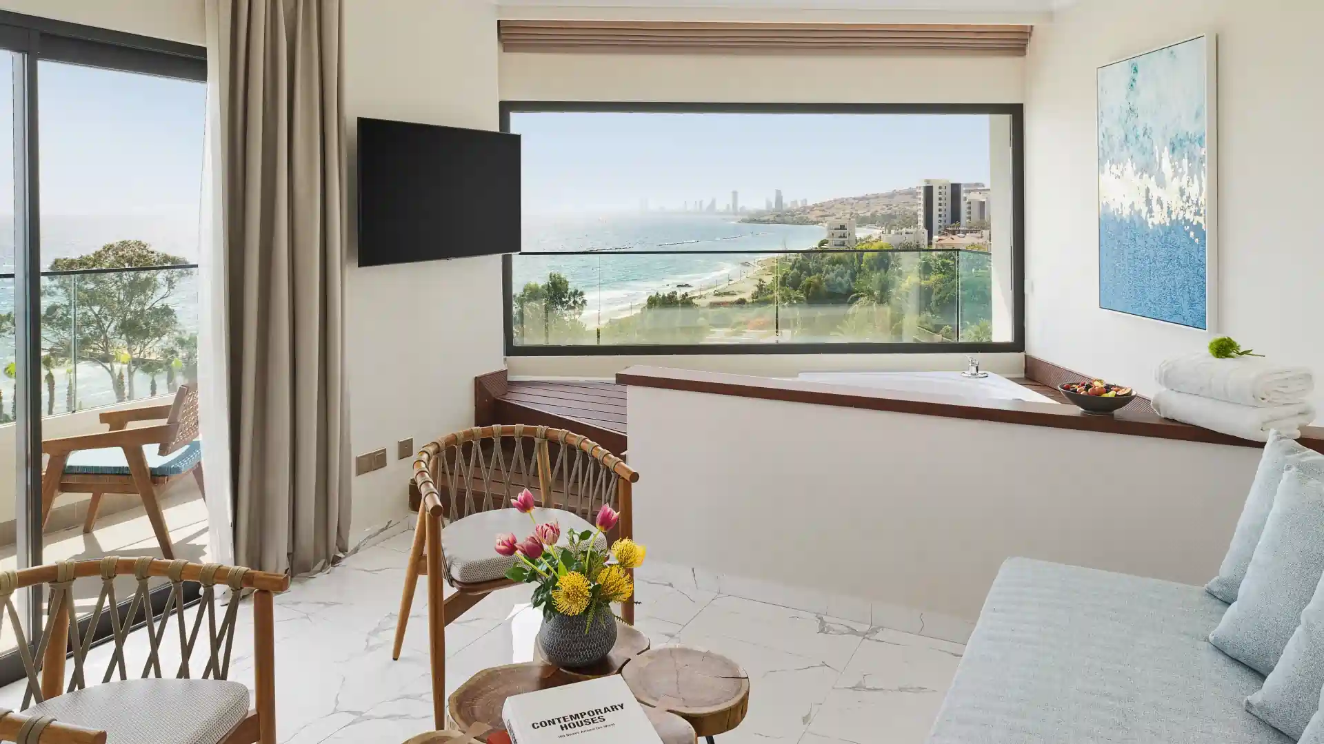 Signature One Bedroom Sea View Suite with Hot Tub