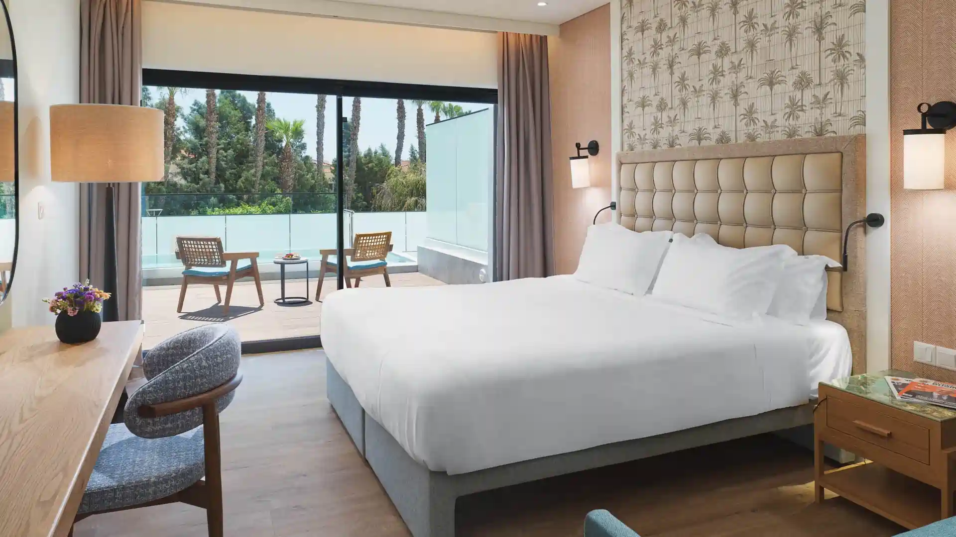 Swim up Garden View Room