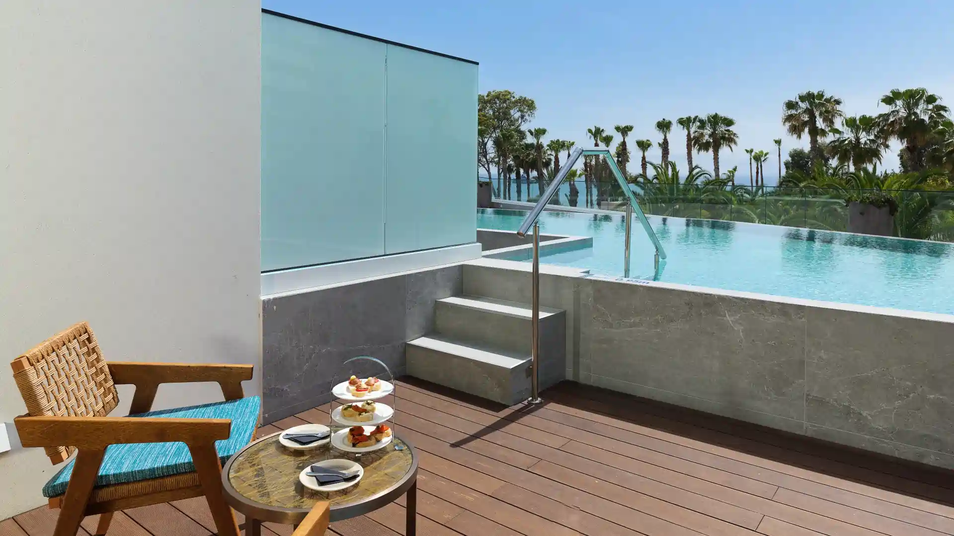Swim up Junior Suite