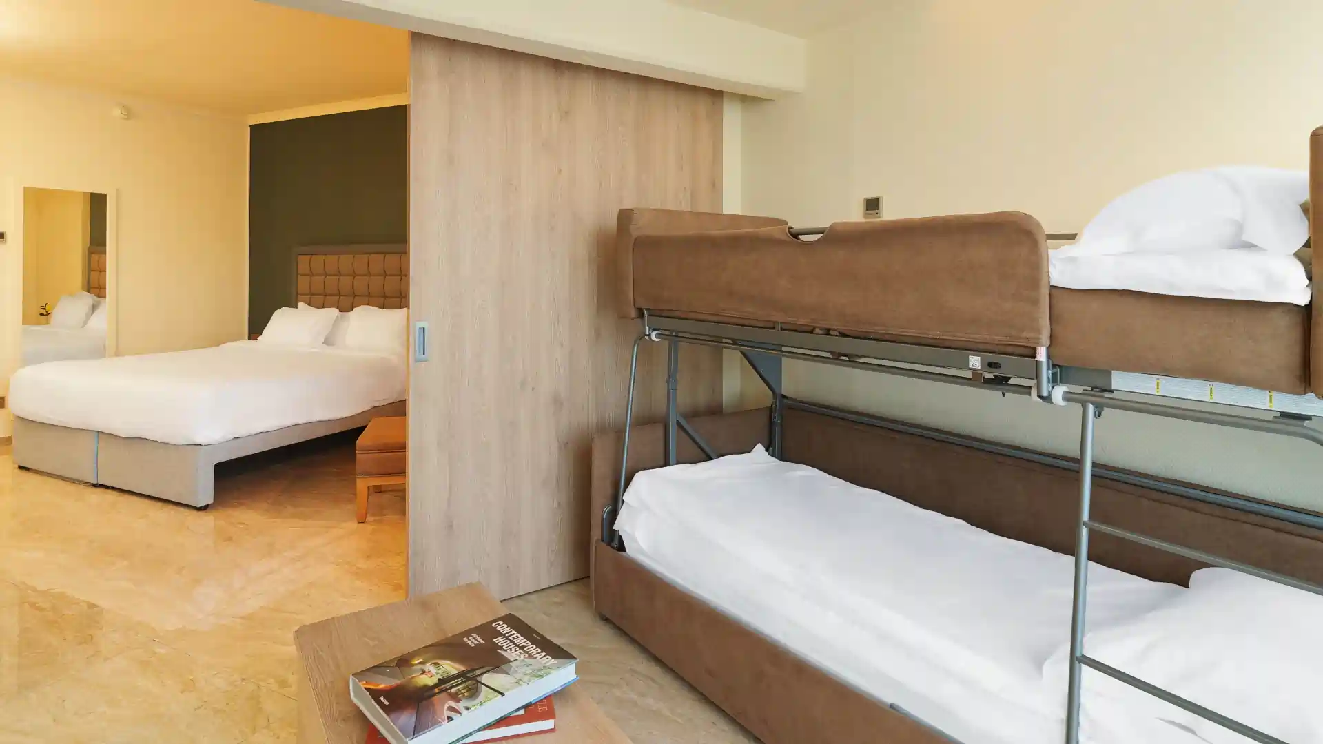 Swim up Junior Suite