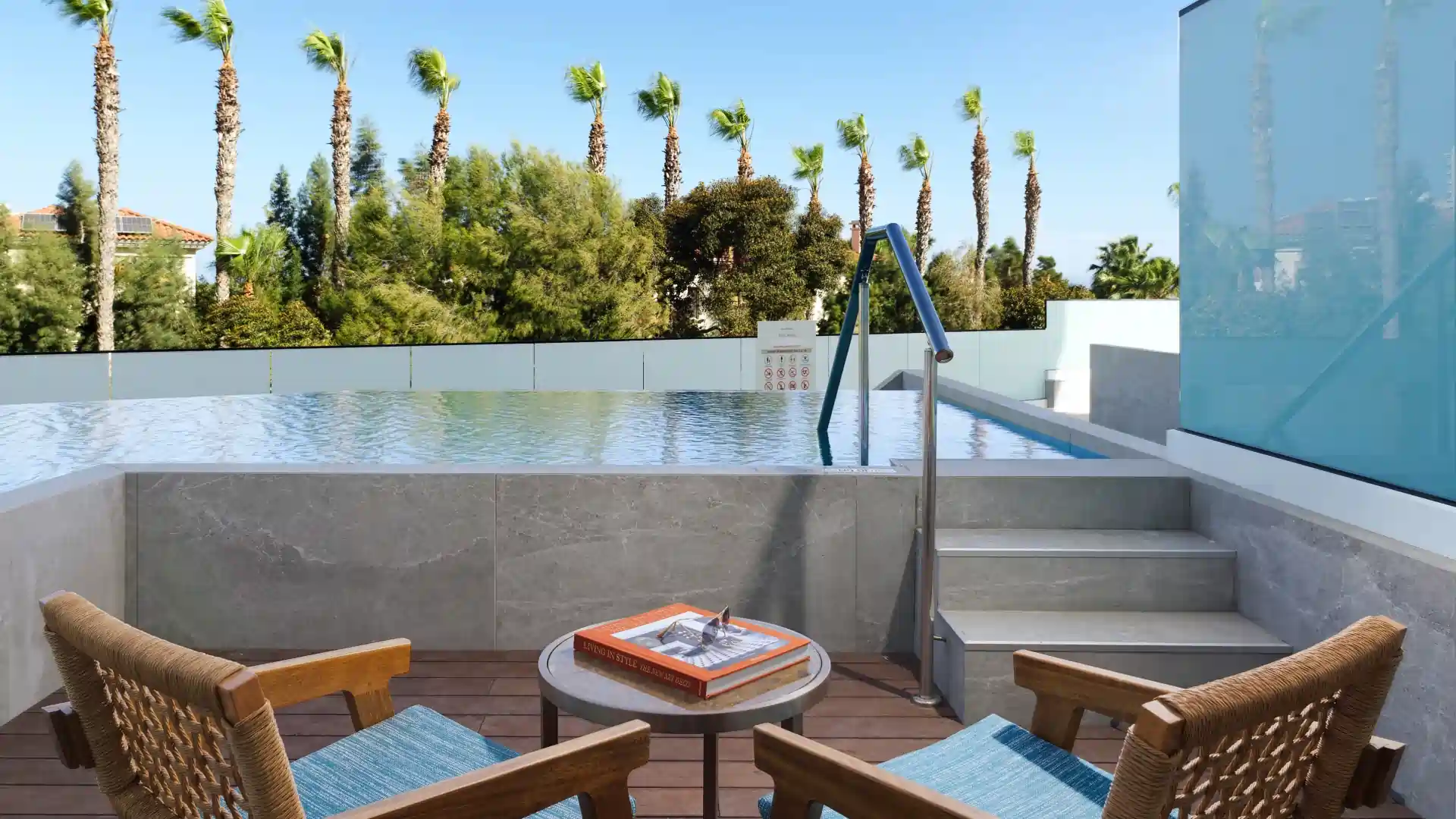 Swim up Junior Suite