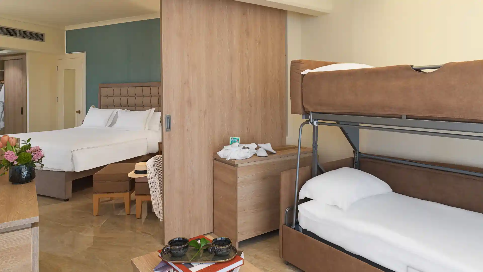 Swim up Junior Suite Sea View