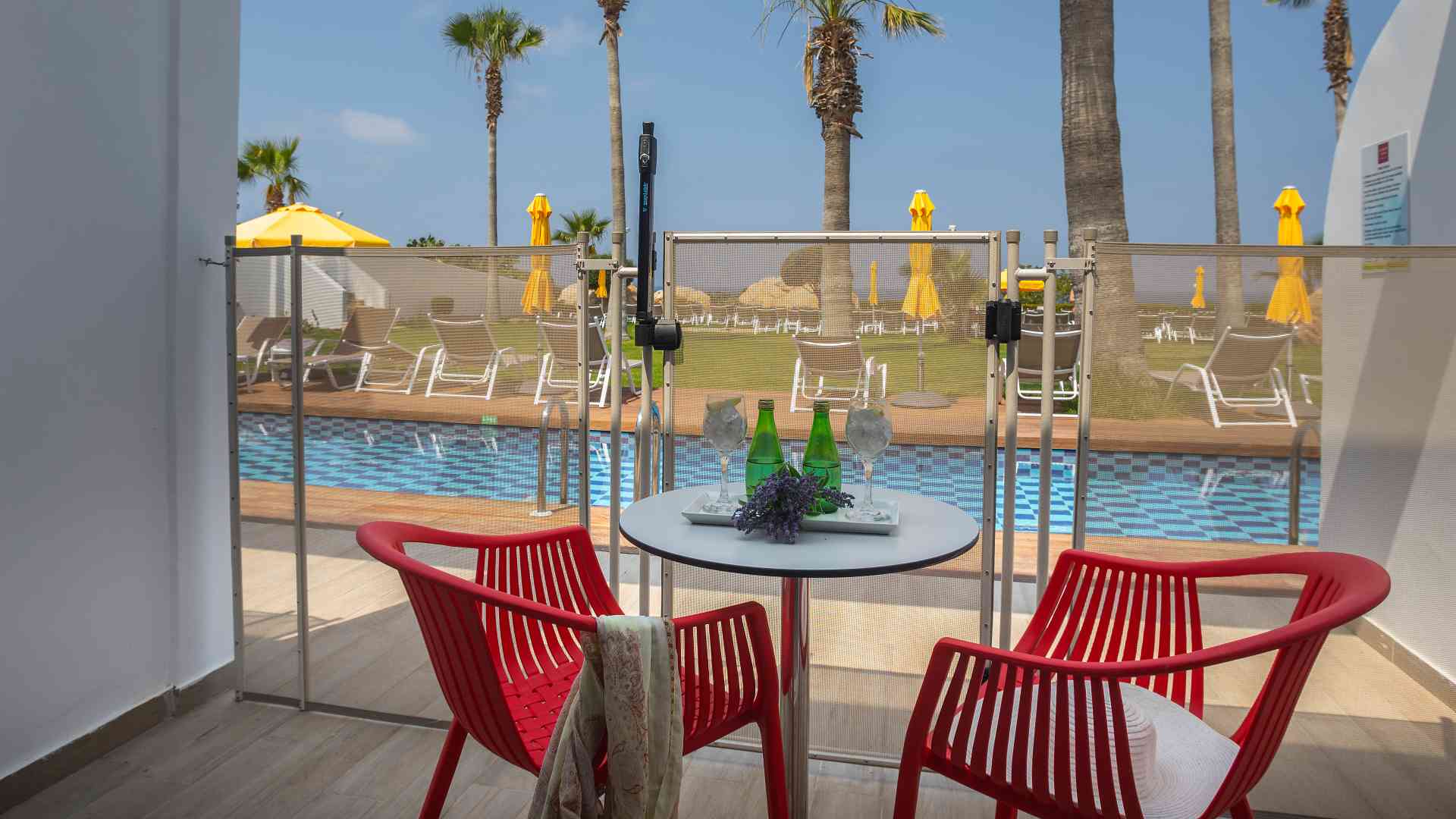 Executive Swim Up Suite