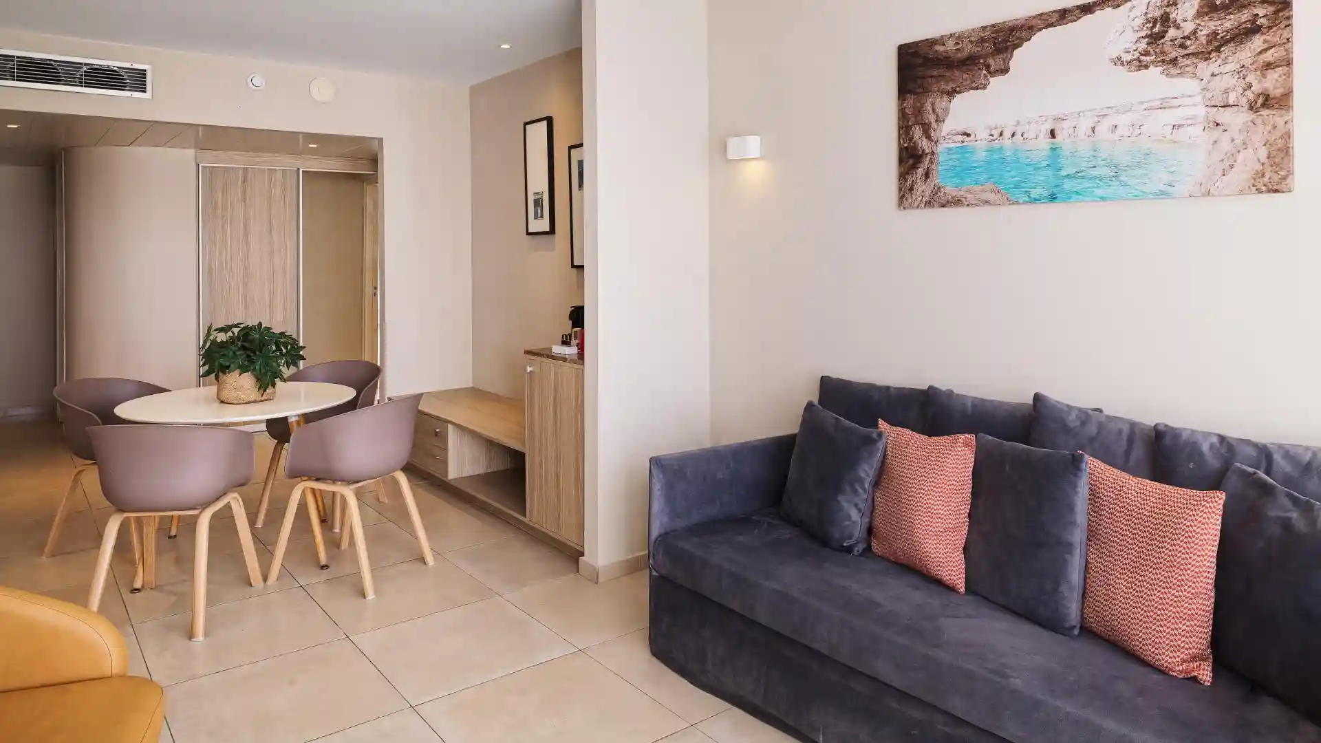 Executive Swim Up Suite