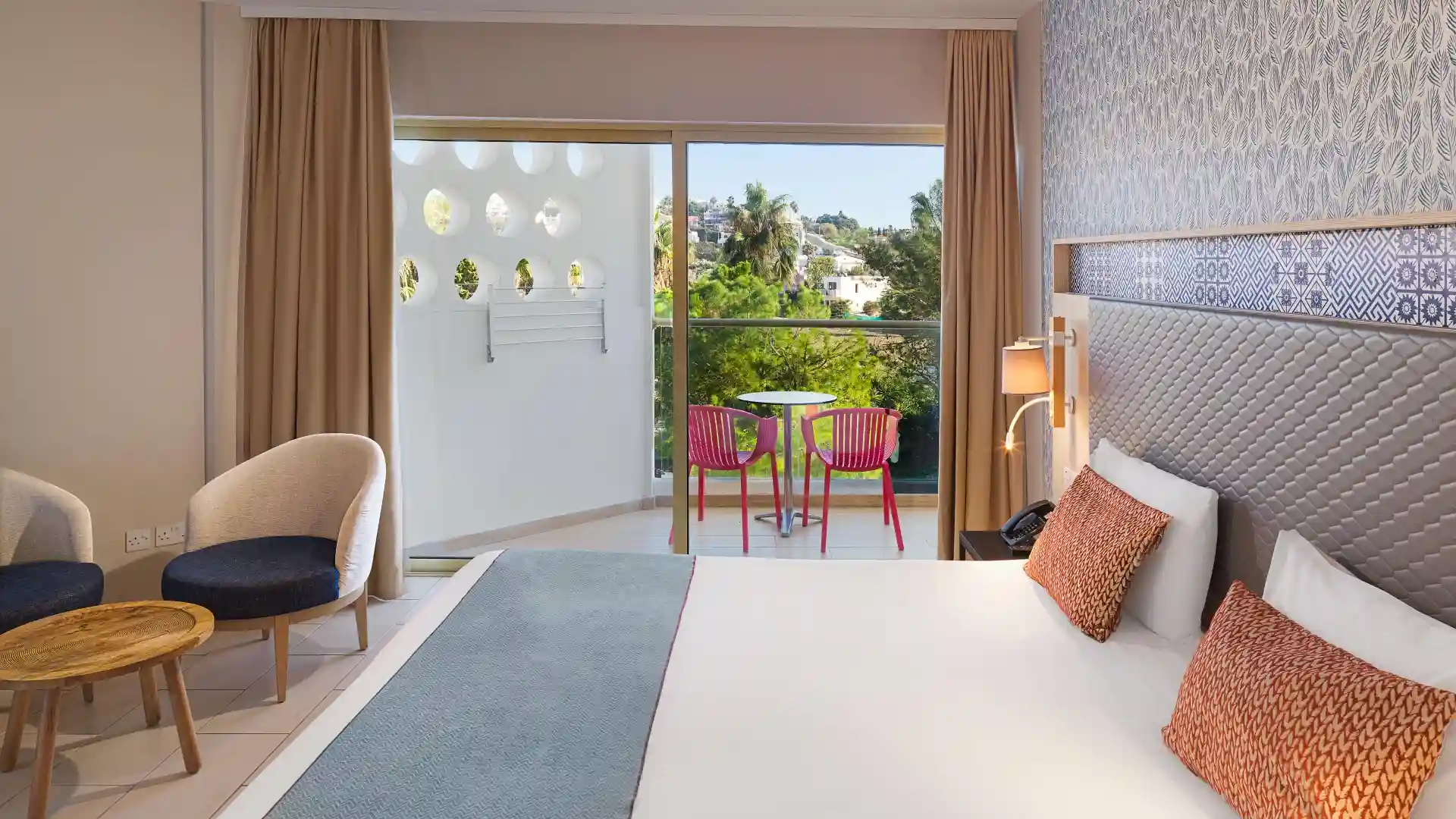 Junior Suite Inland View