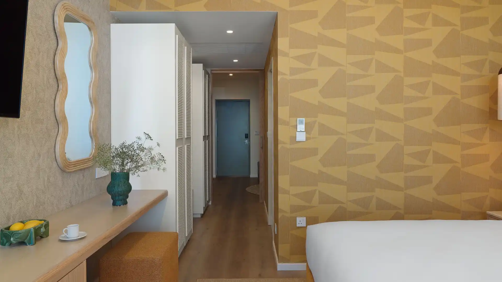 One Bedroom Swim-Up Suite Sea View