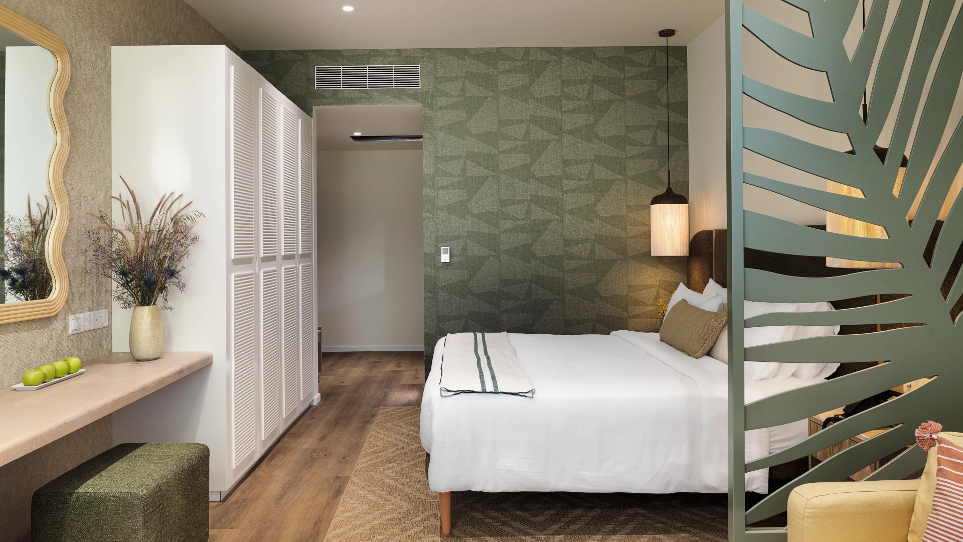 Swim-Up Junior Suite Garden View