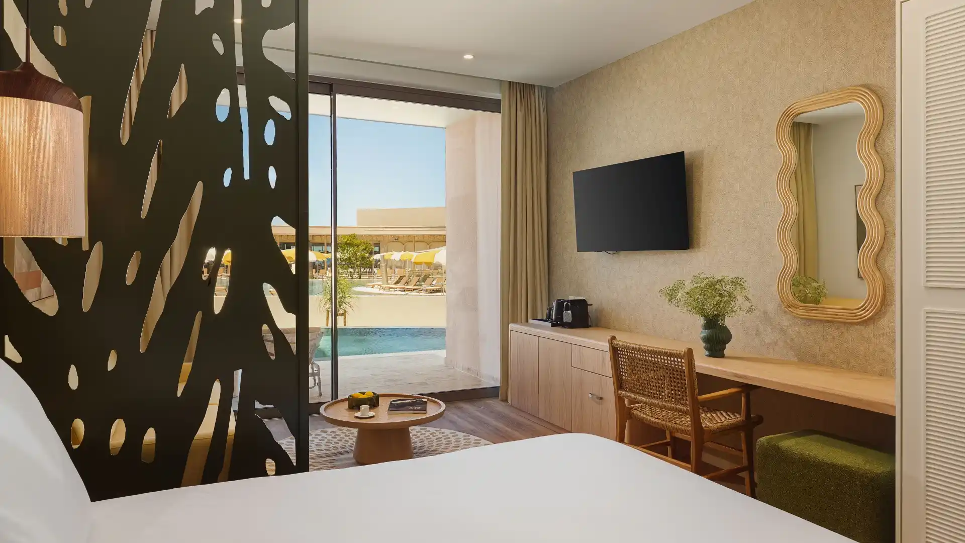 Swim-Up Junior Suite Sea View