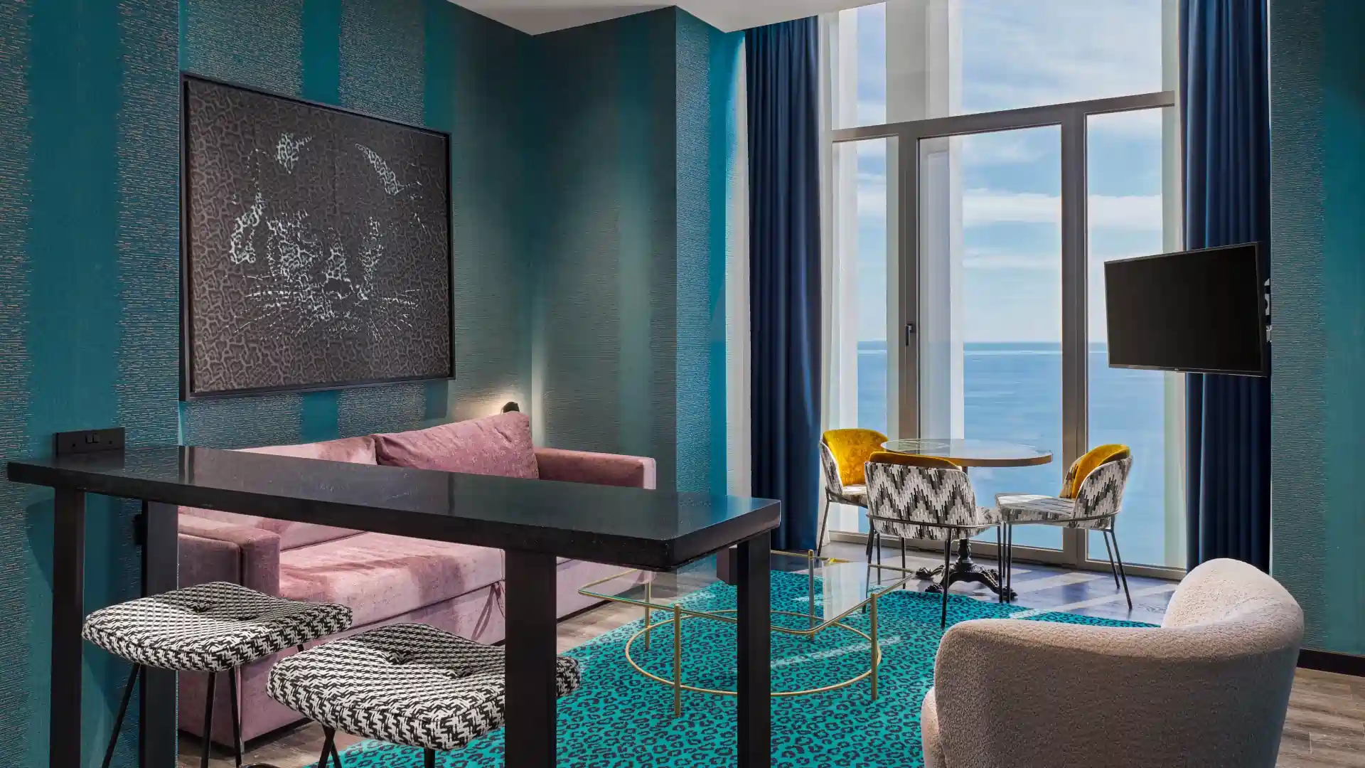 Heaven Suite with Sea View with Business Lounge Access