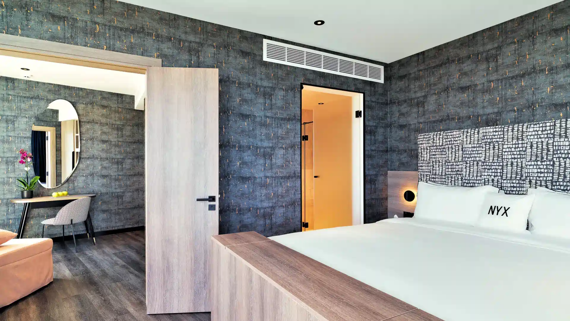 NYX Executive Suite with Business Lounge Access